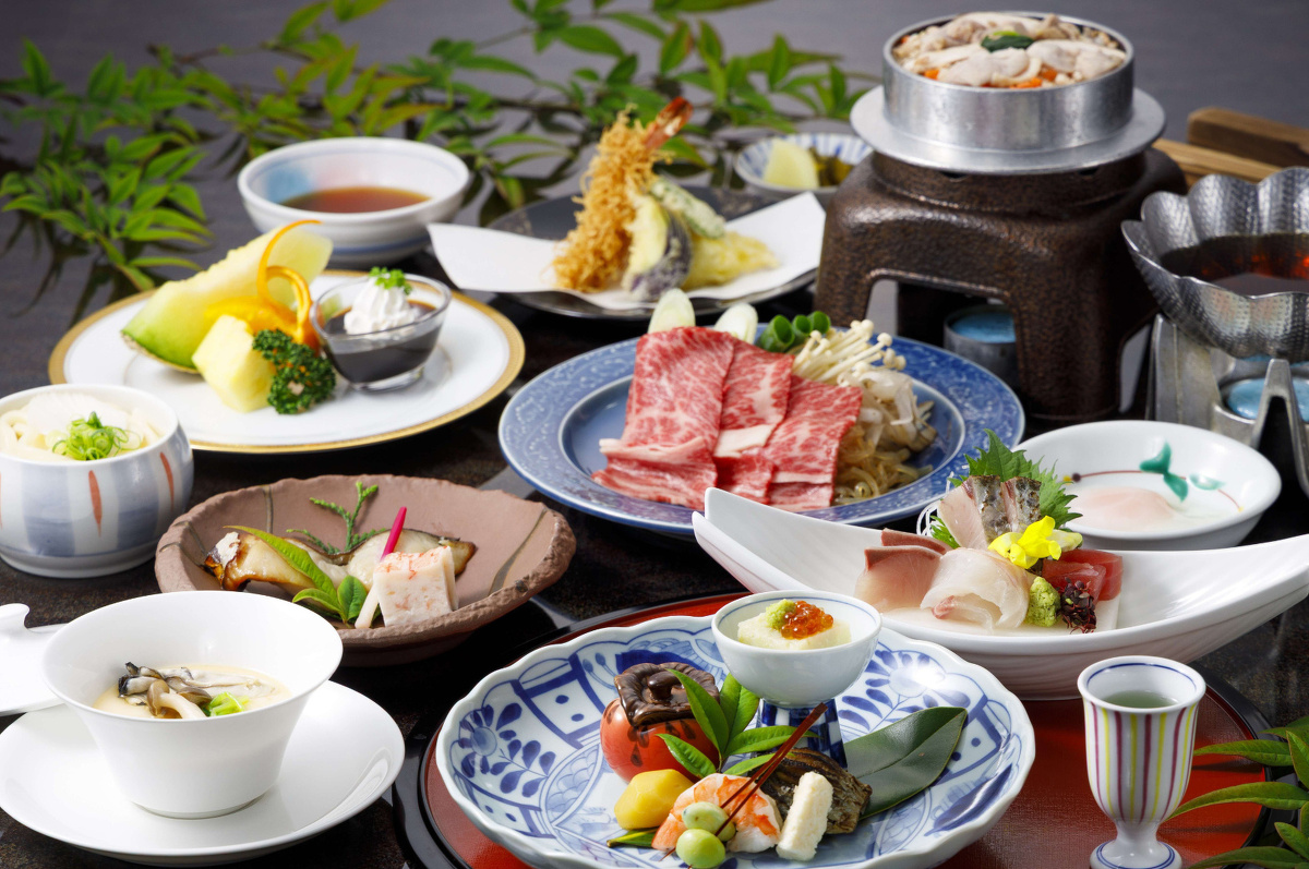 琴参閣・飛天　夕食の料理